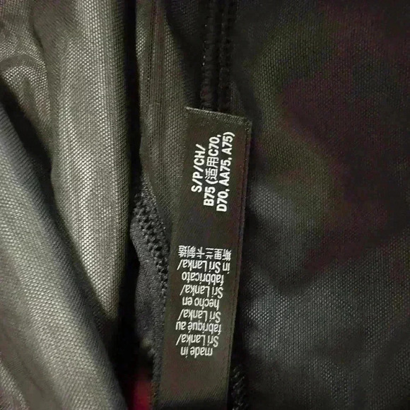 178. Victoria secret sports workout set - Picture 7 of 12